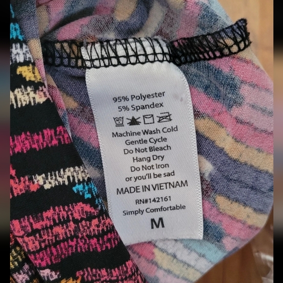 Multicolor Geometric Patterned Skirt - Picture 2 of 3